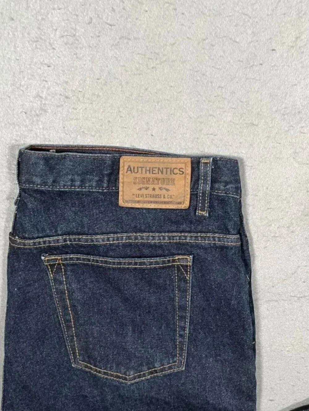 Levi’s Signature Dark Blue Denim Jeans Vintage Mens W40